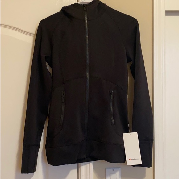 lululemon athletica Tops - Brand New Lululemon Daymaker Hoodie - Size 6